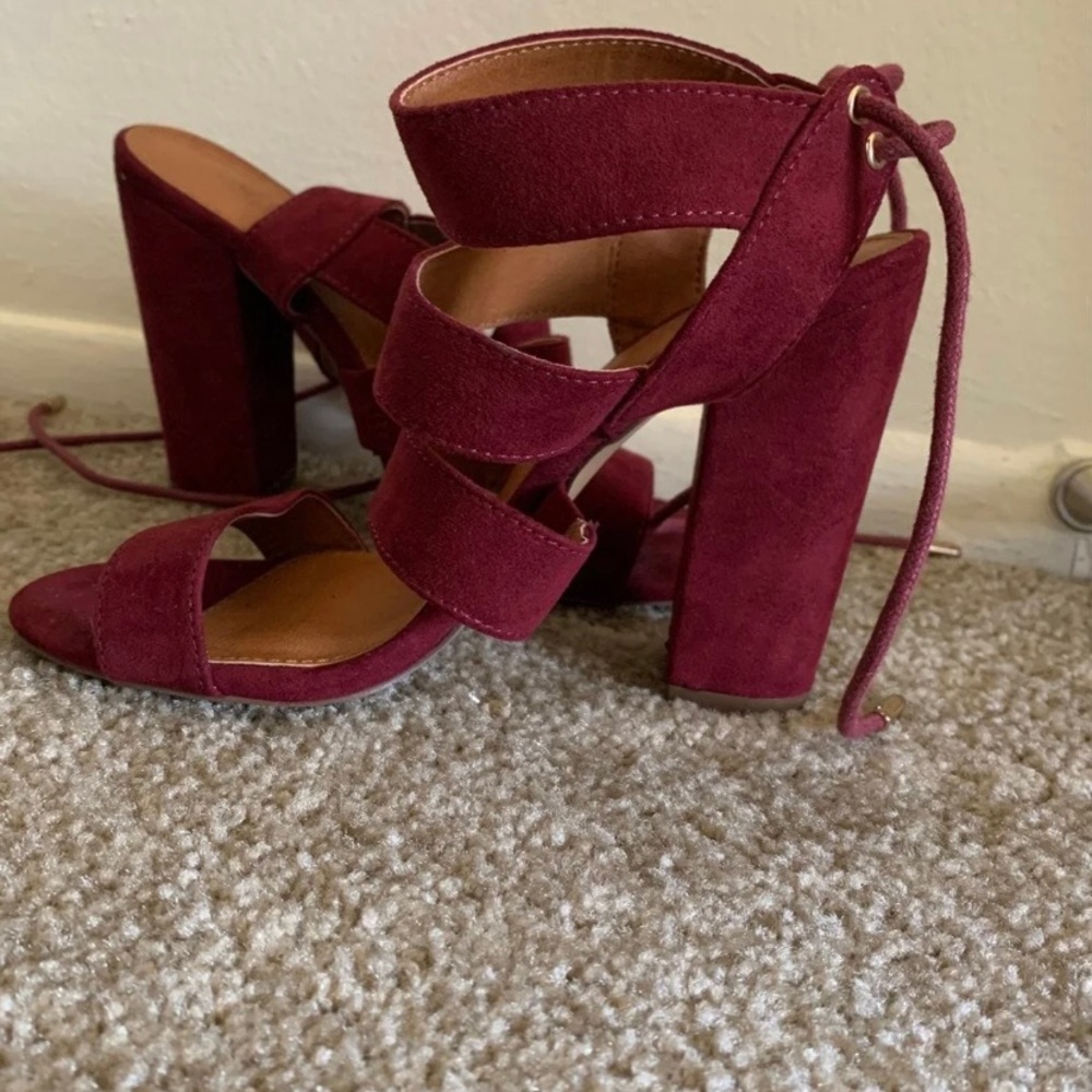 LIKE NEW Charlotte Russe Kelly heels